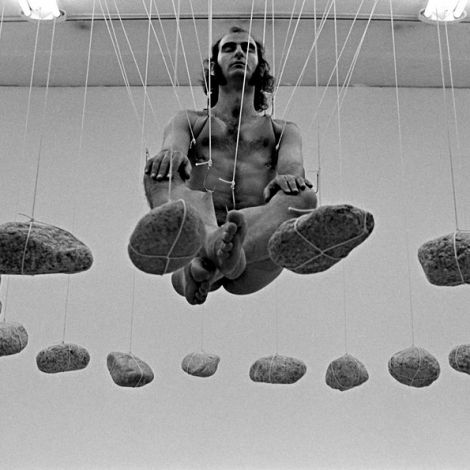 Stelarc, Sitting / Swaying